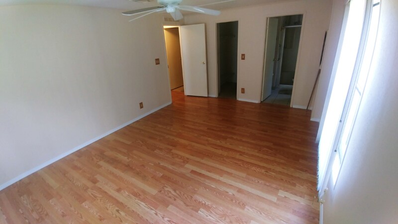 Building Photo - 5935 Camelot Dr N