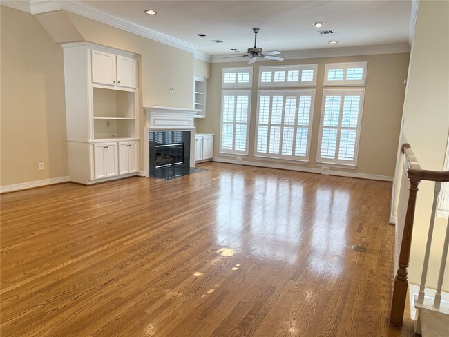Building Photo - 2246 Bancroft Ln