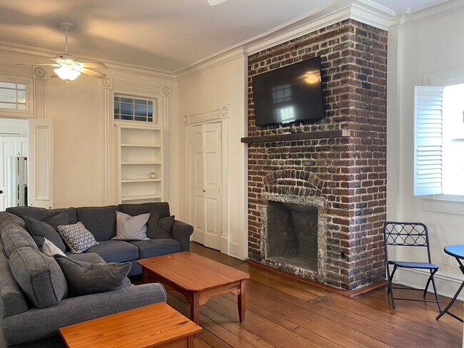 Building Photo - 1 Bedroom 1 Bath Furnished Condo in Harles...