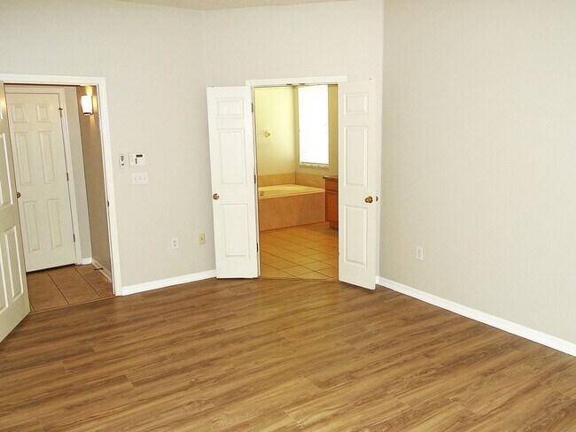 Building Photo - 11112 Wildcat Dr