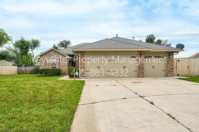 Building Photo - Amazing 4BD/3BTH home with a 3 car garage in the exclusive Cedar Pointe Gated Community!