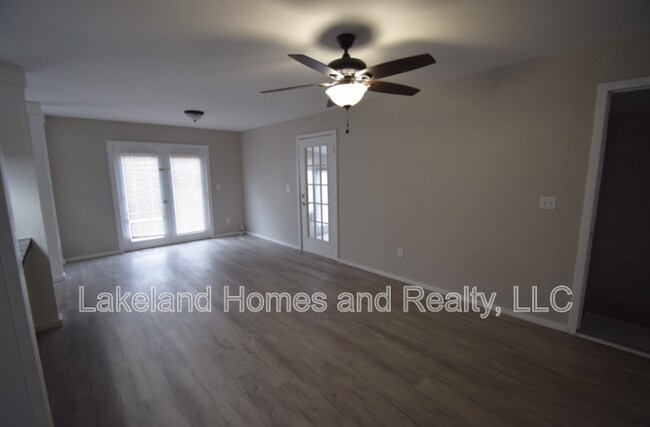 Building Photo - 3134 Skyview Dr