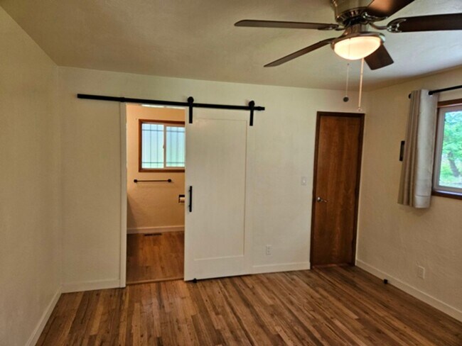Building Photo - 3Bd/2Ba Single Story House - For Viewing!