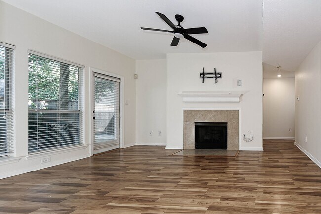 Building Photo - 35 S Avonlea Cir