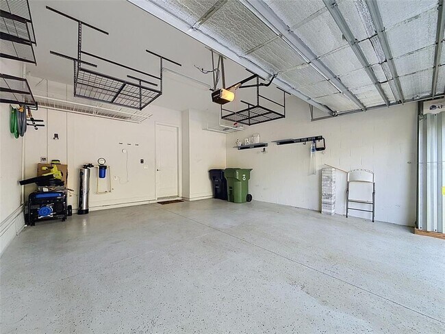 Building Photo - 112 S Bungalow Park Ave