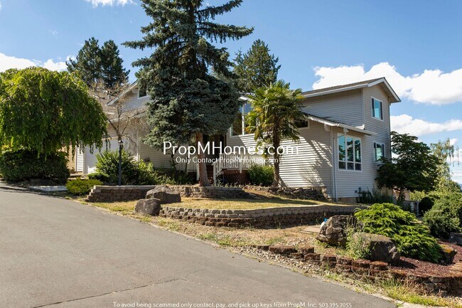Building Photo - 8271 SW 184th Ave