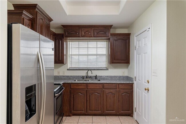 Building Photo - 17 Yary Dr