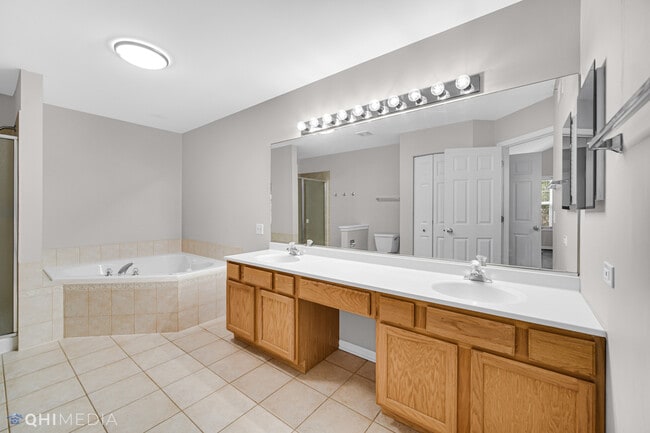 Building Photo - 2047 Ivy Ridge Dr