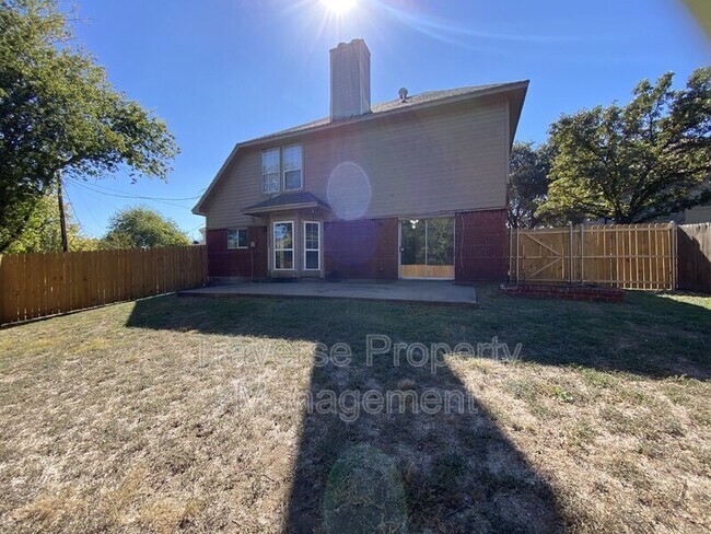 Building Photo - 903 Freshwood Ct