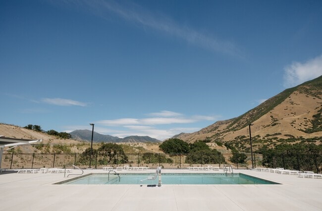 Building Photo - 4655 Alder Dr