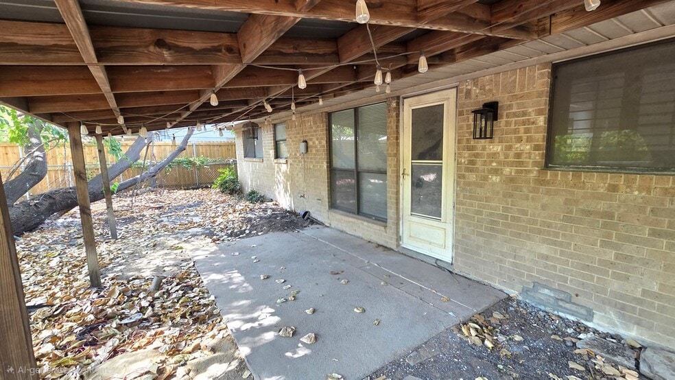 Building Photo - 411 Woodcrest Way