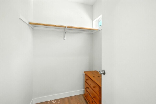 Building Photo - 9221 Swinton Ave