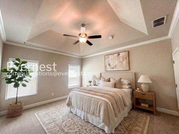 Building Photo - 8395 Loch Lomand Ln