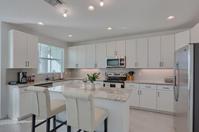 Building Photo - 12937 Trevi Isle