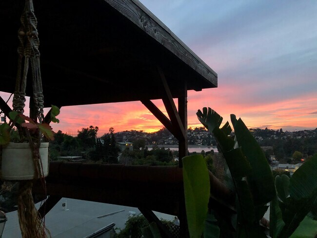 Sunsets - 2408 Hidalgo Ave