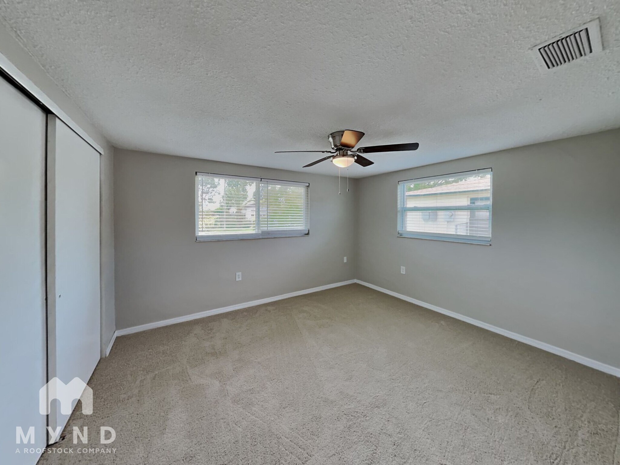 Building Photo - 9724 Lakeside Ln