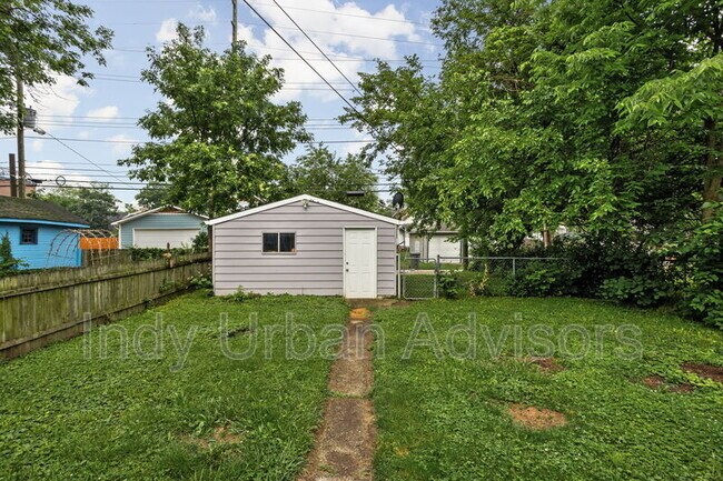Building Photo - 418 N Drexel Ave