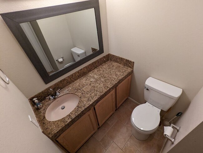 Building Photo - You will love this beautiful townhouse near Victoria Gardens!