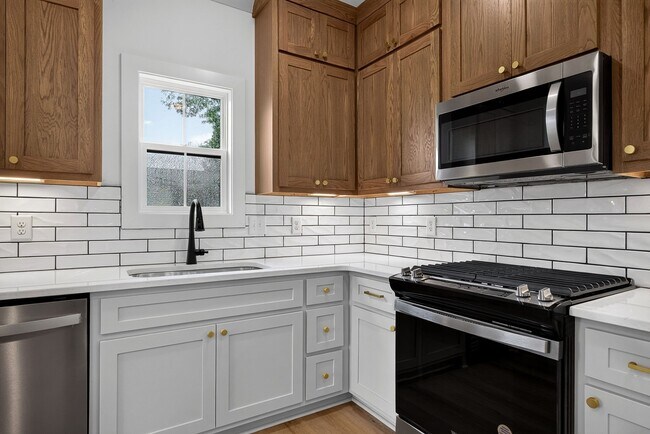 Building Photo - 241 Cripps Ln