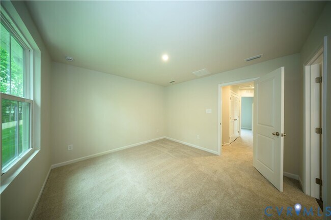 Building Photo - 1121 Canterbury Rdg Rd