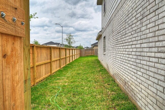 Building Photo - 22234 Delphin Grv Dr