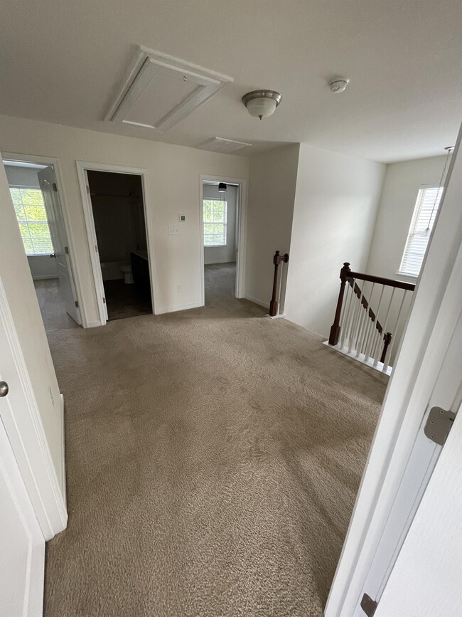 Building Photo - 6901 Swanhaven Dr