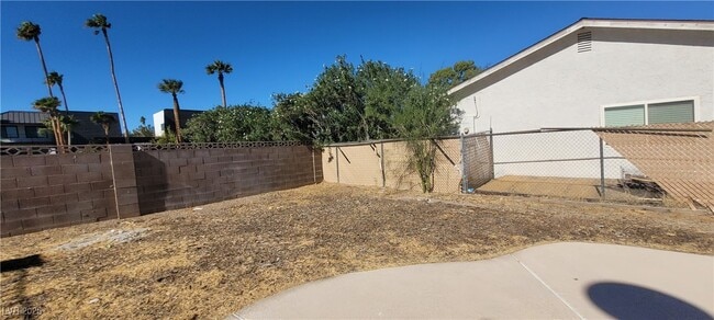 Building Photo - 2784 Belcastro St