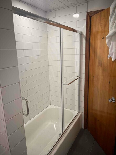 Building Photo - 416 Front St