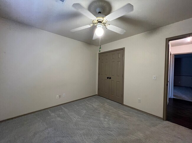 Building Photo - 1301 Copperfield Dr