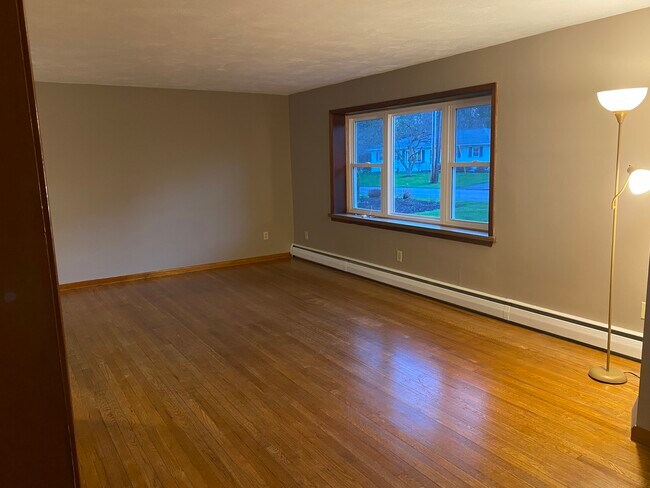 Building Photo - 200 Woodside Dr