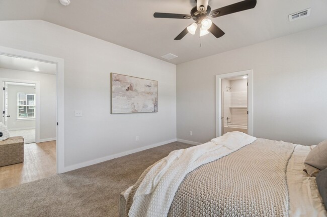 Building Photo - **New tenant incentive! Receive ($1200 CREDIT) applied to 2nd month's rent! Don’t miss your chanc...