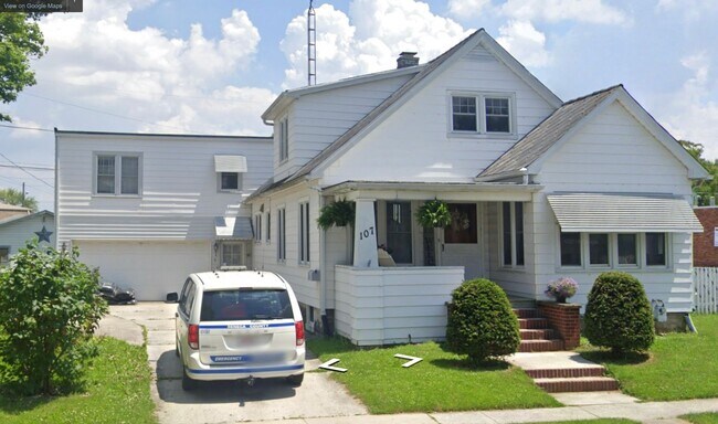 Building Photo - 107 Melmore St