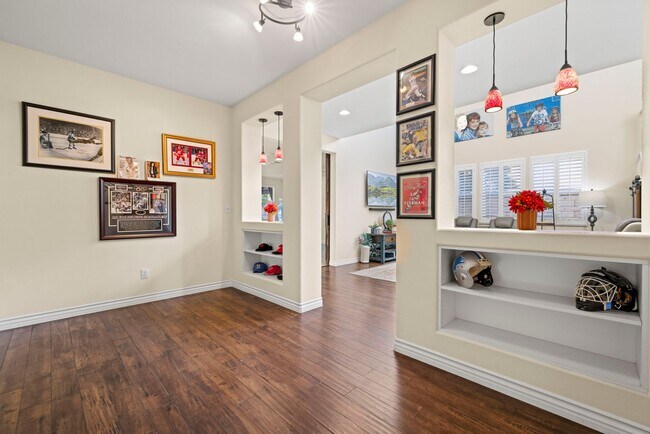 Building Photo - Luxurious 5-Bedroom Pool Home with Solar &...