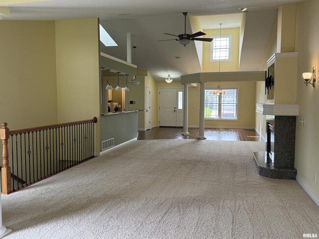 Building Photo - 3011 Belmont Pl