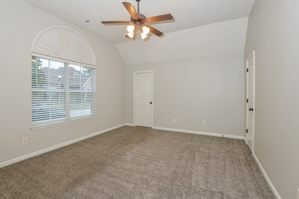 Building Photo - 10253 Evening Hill Dr