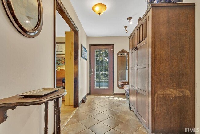 Building Photo - 4425 E Cambridge Ct