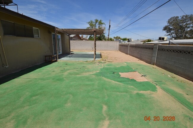 Building Photo - 325 Pershing Dr