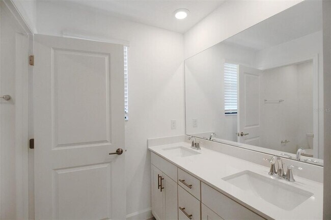 Building Photo - 15238 Serene Shores Loop