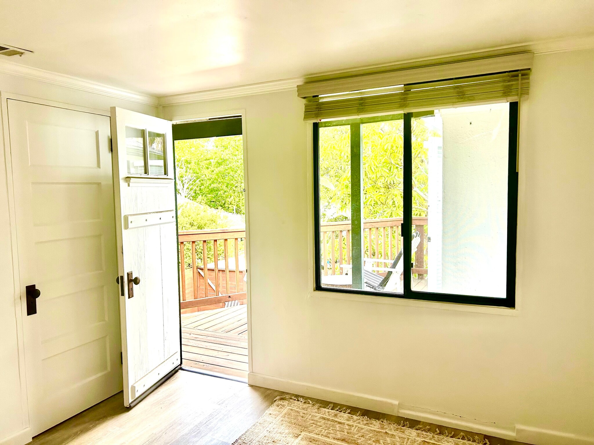 Second bedroom view with door to balcony - 2306 Cliff Dr