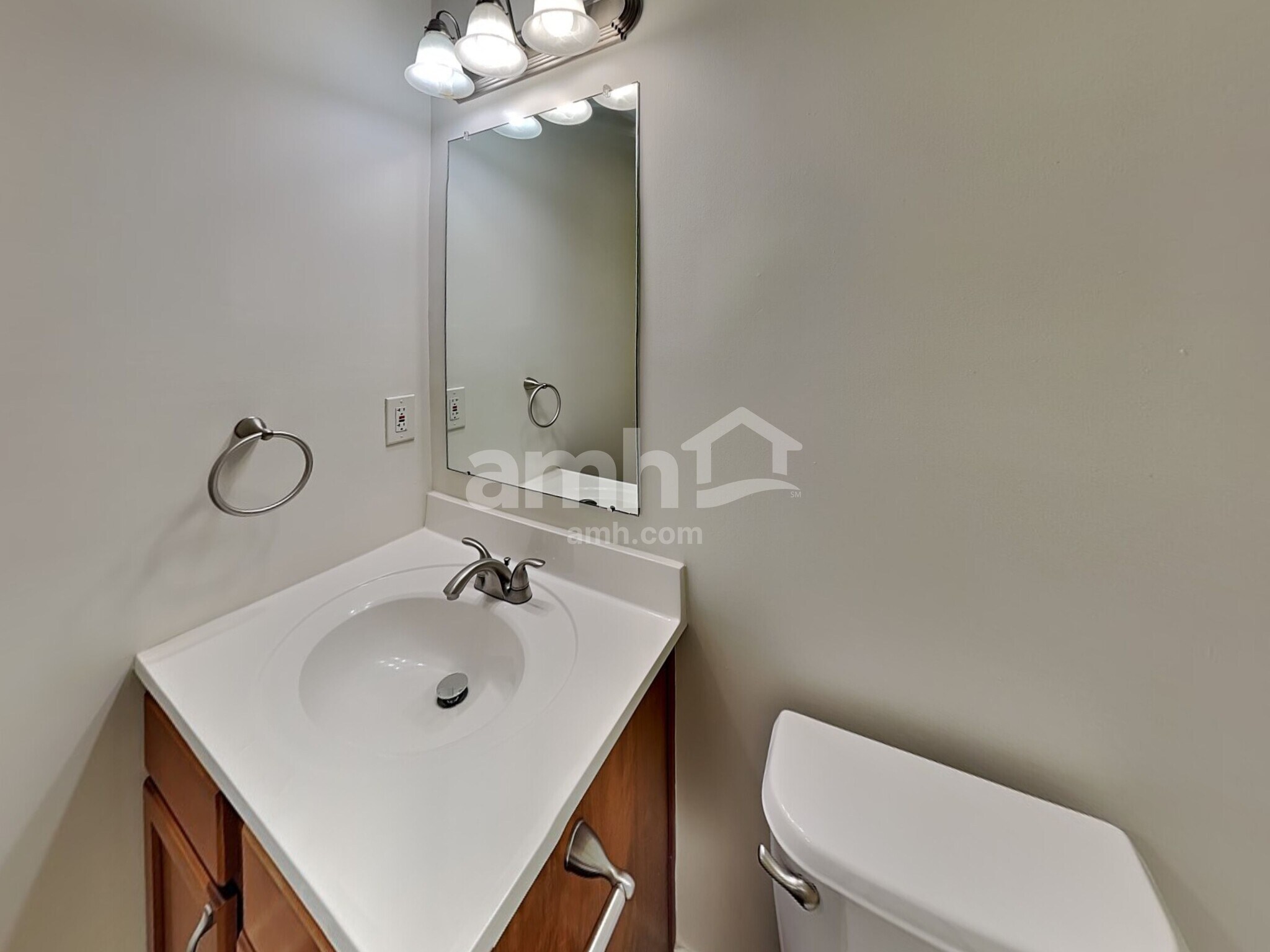 Building Photo - 2083 Shetland St