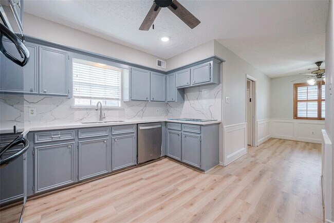 Building Photo - 15511 Rana Ct