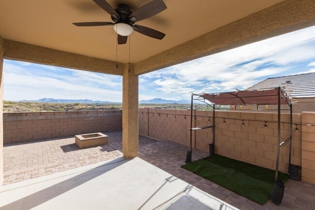 Building Photo - 14058 E Red Pine Pl