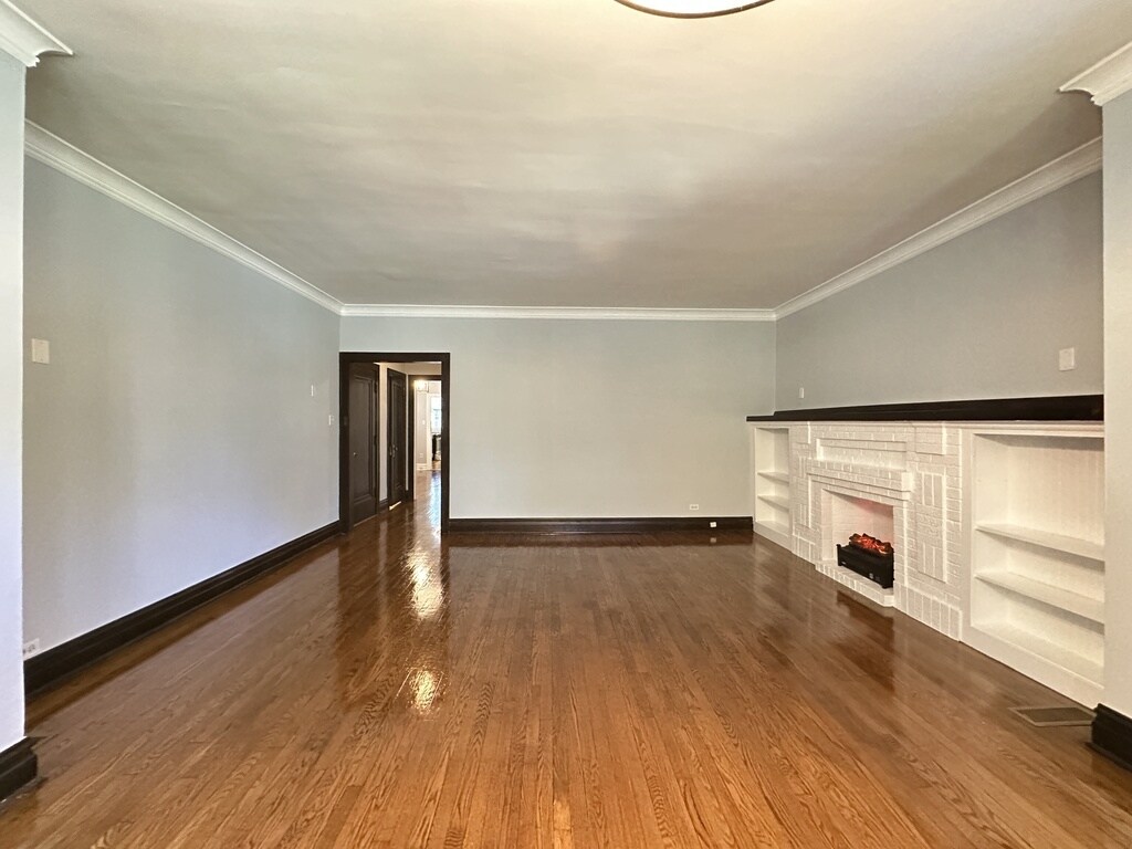 Building Photo - 6218 N Bell Ave