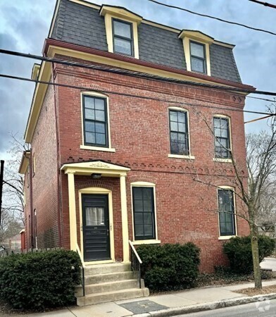 Building Photo - 162 Sherman St