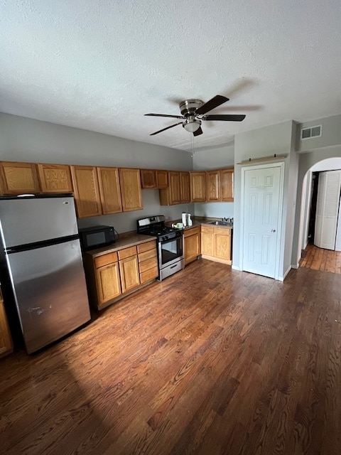 Kitchen - 1740 N Spaulding Ave