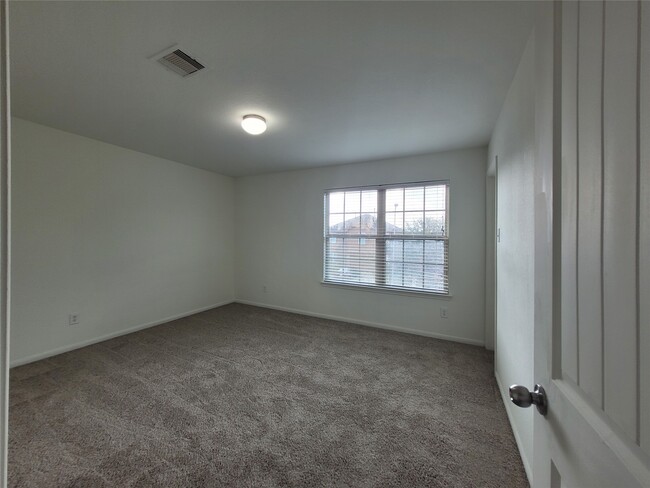 Building Photo - 13911 Cypress Meadows Dr