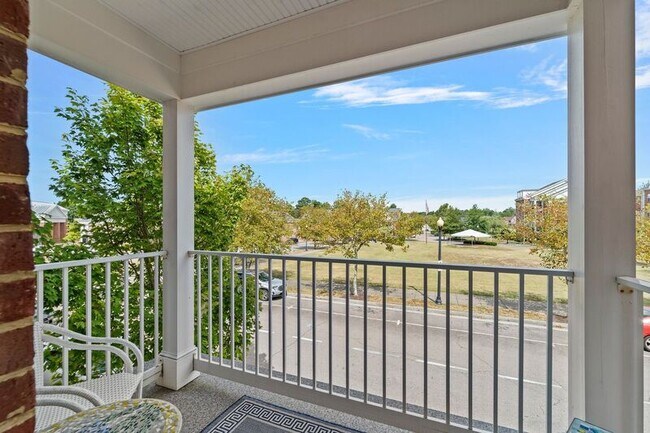 Building Photo - 11905 Centre St