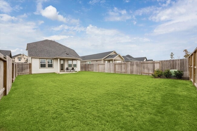 Building Photo - 7122 Clearwater Cv Dr