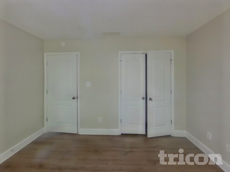 Building Photo - 111 Beaverbrook Ln