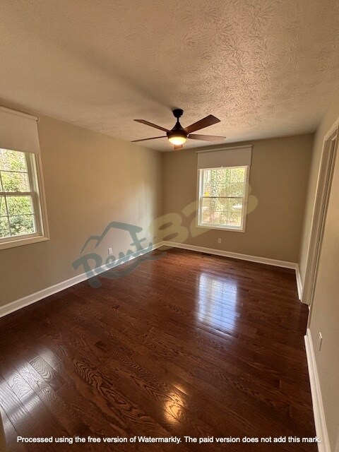 Building Photo - 201 Camellia Way